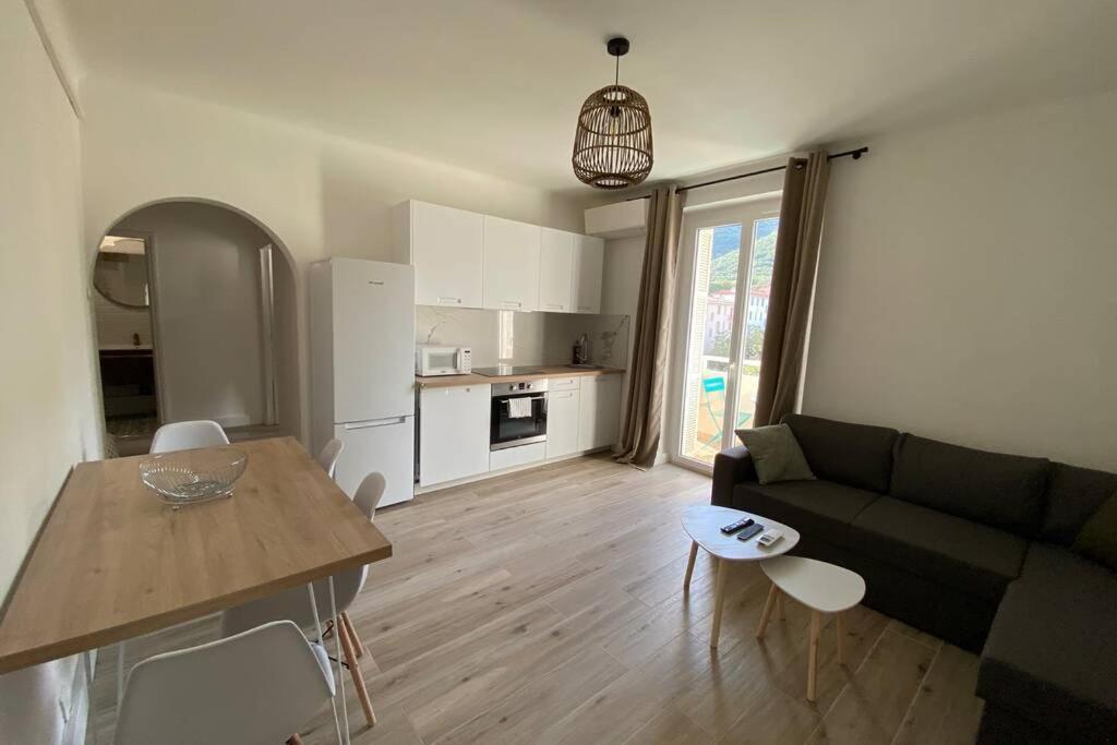 Trottel Balcony Apartment: Retreat With Wi-fi And Parking Apartment Ajaccio (Corsica)