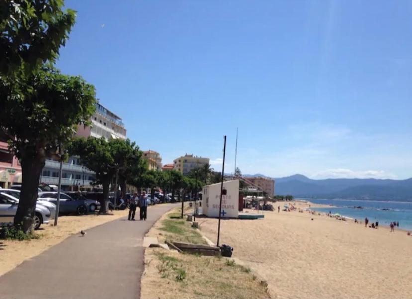 Trottel Balcony Apartment: Retreat With Wi-fi And Parking Apartment *