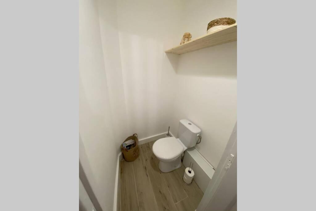 Trottel Balcony Apartment: Retreat With Wi-fi And Parking Apartment *
